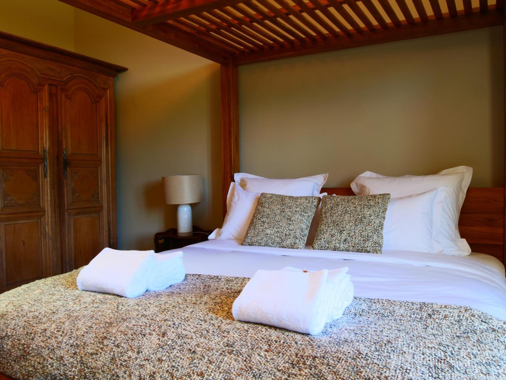 Domaine Du Cloitre Bed & Breakfast เปลเนิฟ-วัล-อ็องเดร ภายนอก รูปภาพ