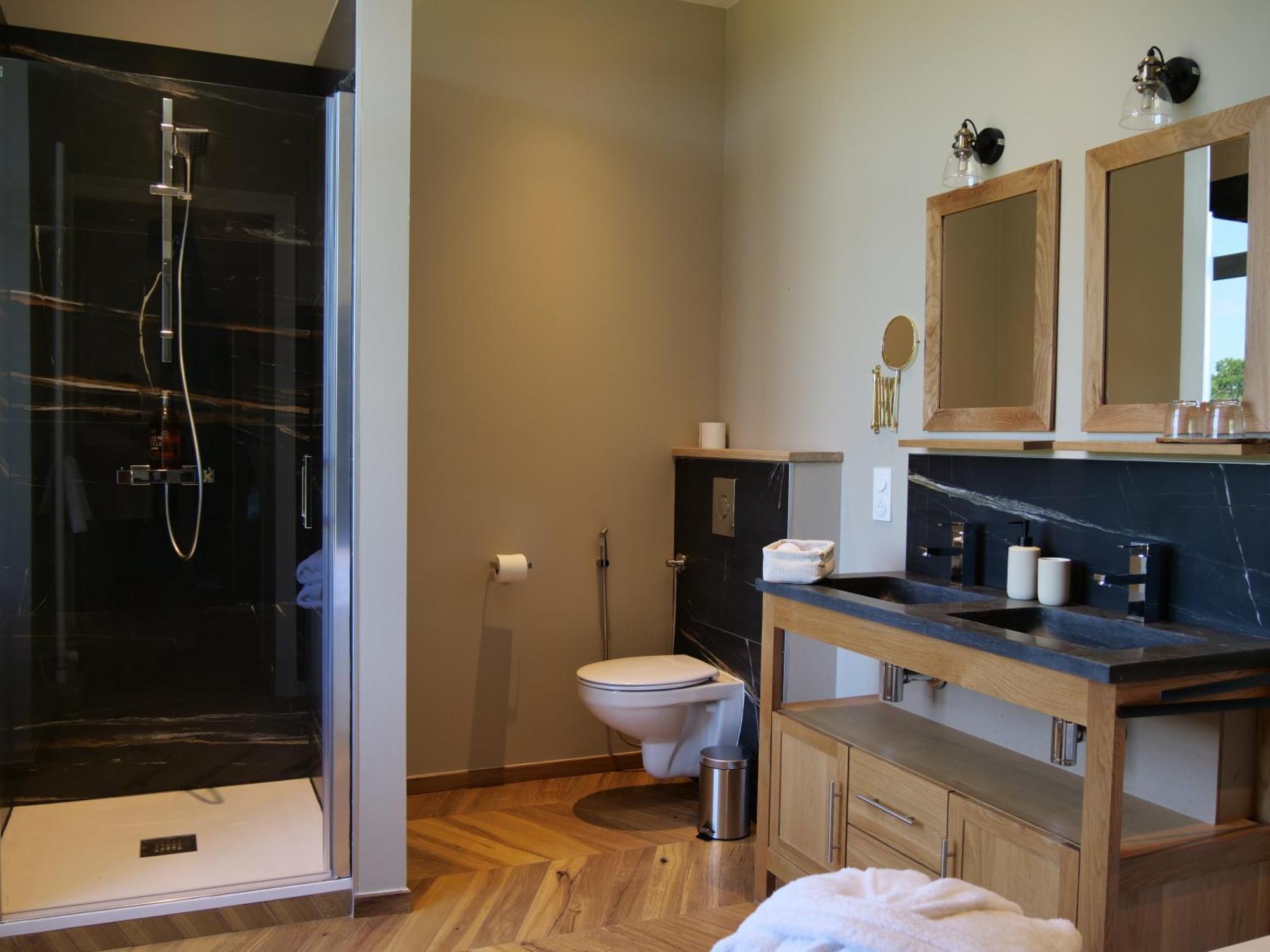 Domaine Du Cloitre Bed & Breakfast เปลเนิฟ-วัล-อ็องเดร ภายนอก รูปภาพ