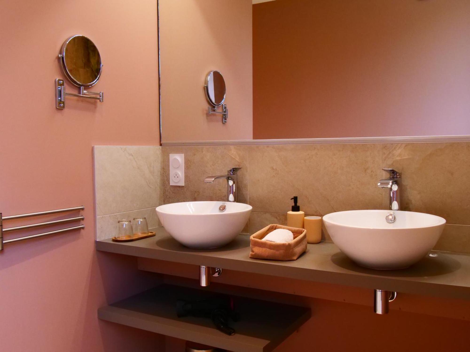 Domaine Du Cloitre Bed & Breakfast เปลเนิฟ-วัล-อ็องเดร ภายนอก รูปภาพ